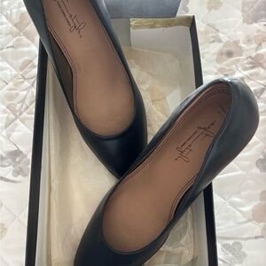 Soft Style Black Women's heels